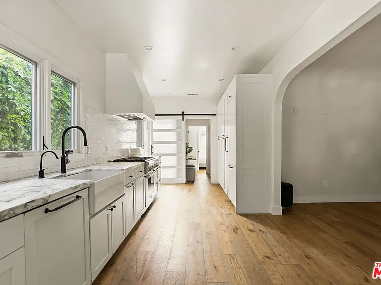 327 N Edinburgh Ave — Photo 25