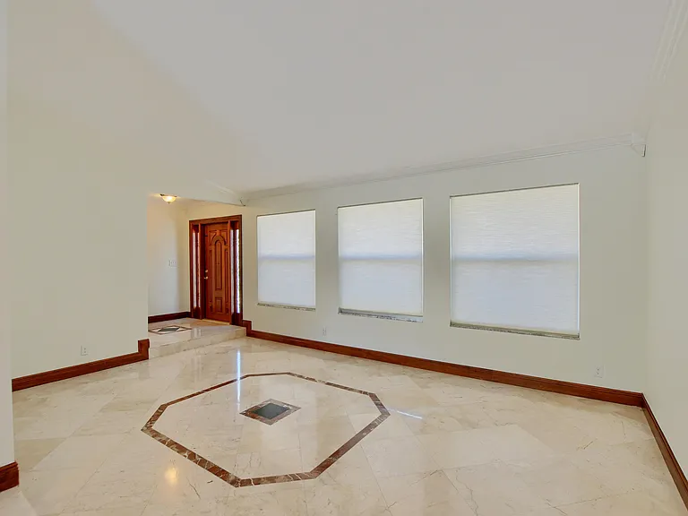 2334 NW Timbercreek Cir — Photo 7