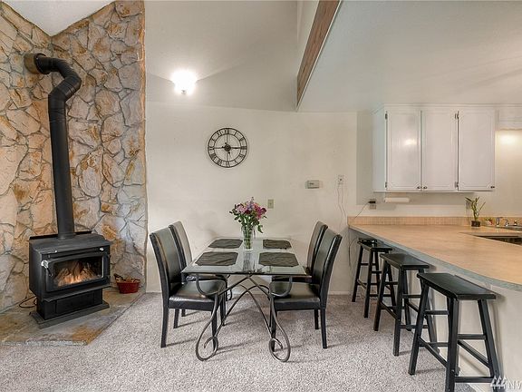 4th image of 12121 105th Avenue Ct E