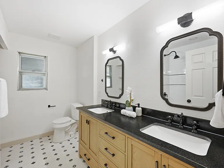 426 Zephyr Dr — Photo 26