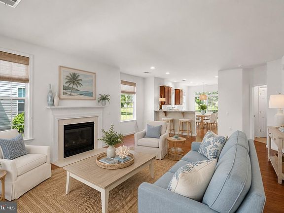 3rd image of 16 Blue Heron Ct