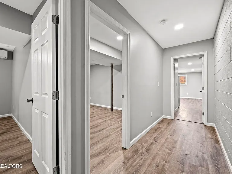 225 Penn Dr #B — Photo 4