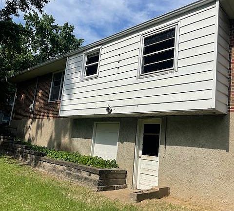 2nd image of 9980 Northampton Dr