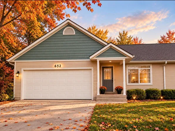 652 Oriole Ct, Middleville, MI 49333