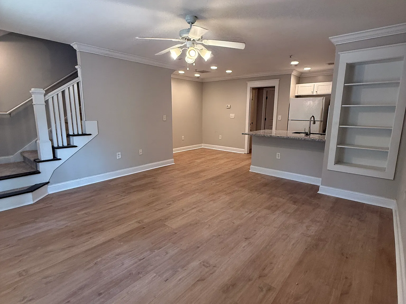 3 bed, 1406 sqft, $1,800 — Photo 1