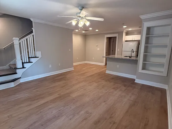 1035 Barnett Shoals Rd, Athens, GA