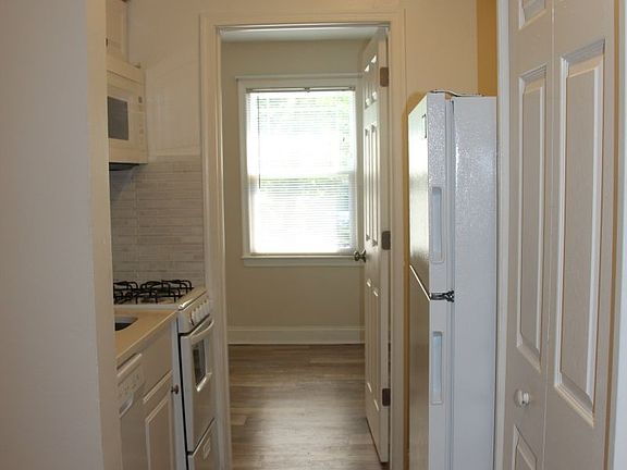 3rd image of 712 N Monroe St APT 1