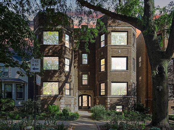 2nd image of 2326 W Argyle St APT 2E
