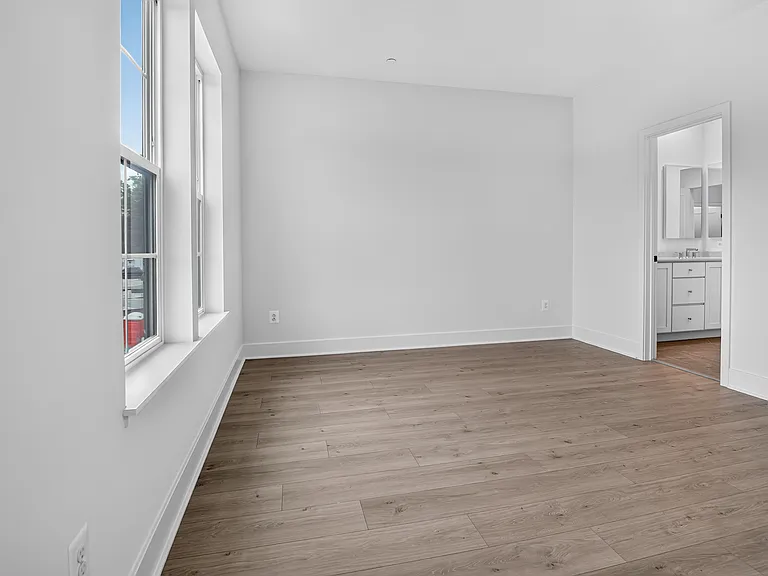 5017 Dulcet Dr — Photo 35