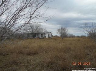 113 Lost Ln, Jourdanton, TX 78026