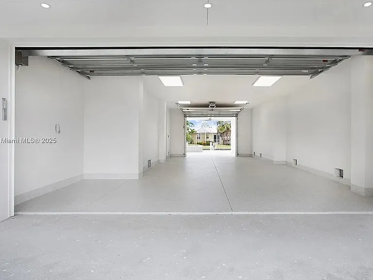 1798X Holiday Ln — Photo 31