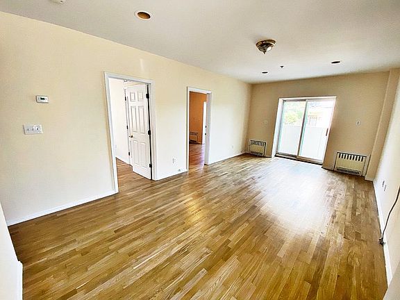 3rd image of 1843 E 14th St #2B