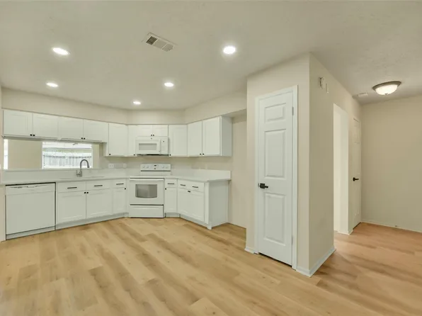 2775 Glen Haven Dr, League City, TX 77573