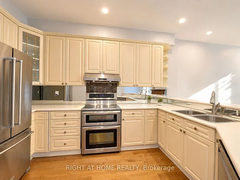 2233 Rockingham Dr — Photo 5