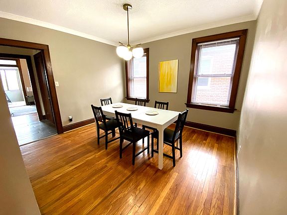 Dining room - table seats 6 comfortably.