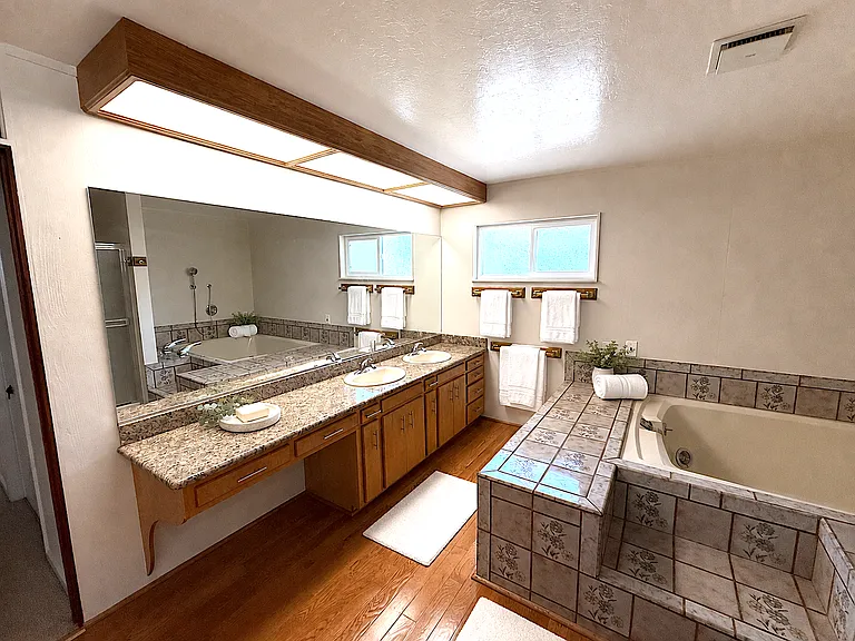786 Eden Ave — Photo 13