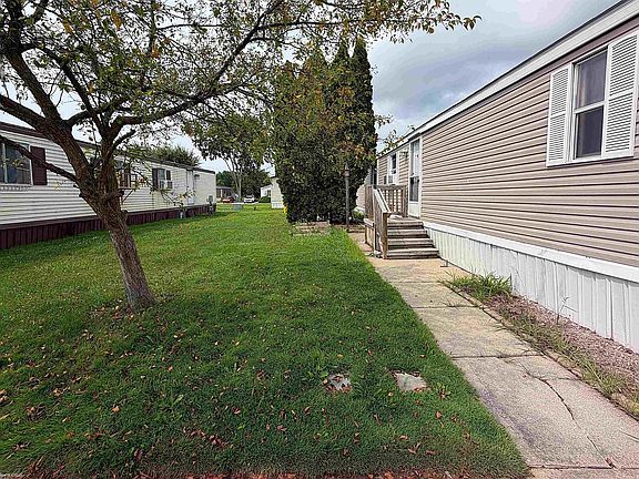3rd image of 52203 Nantucket Ln