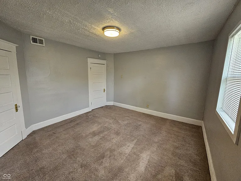 2143 Bellefontaine St — Photo 11
