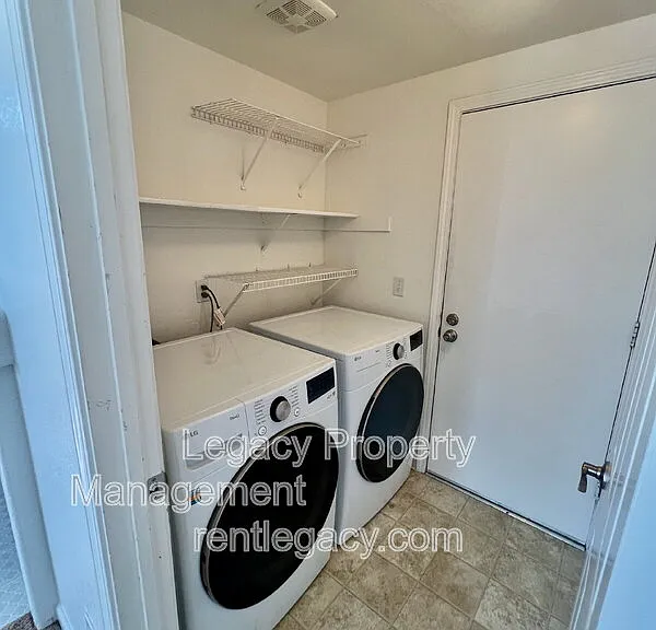 2750 Parkview Ter — Photo 9