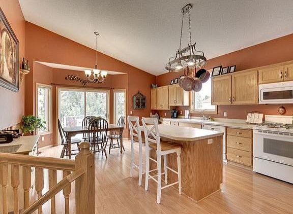 4th image of 10529 Van Buren Cir NE
