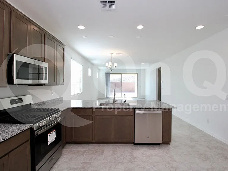 32470 N 122nd Ln — Photo 5