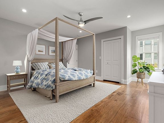 4th image of 178 Winthrop Shore Dr #1