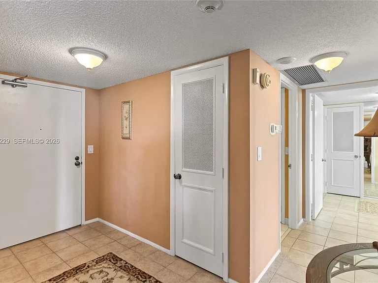 4020 Galt Ocean Dr #203 — Photo 30