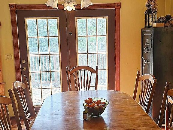 5th image of 576 Laxton Rd