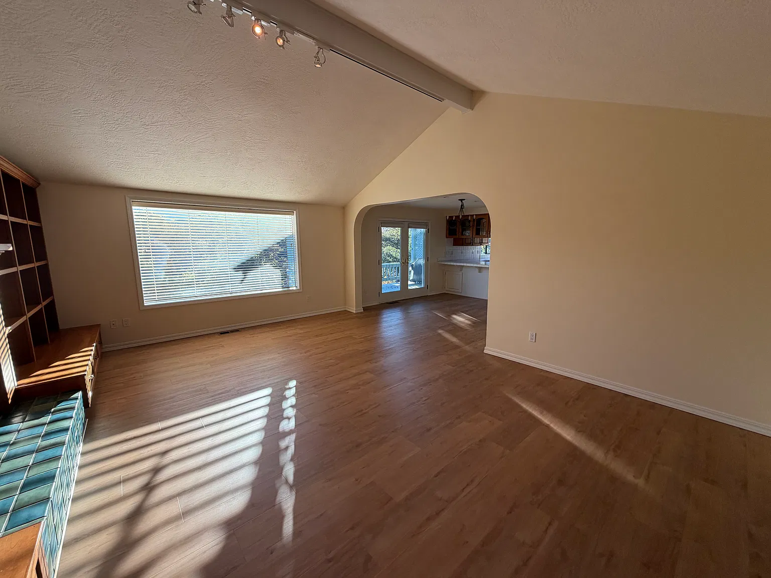 4 bed, 2750 sqft, $3,500 — Photo 4