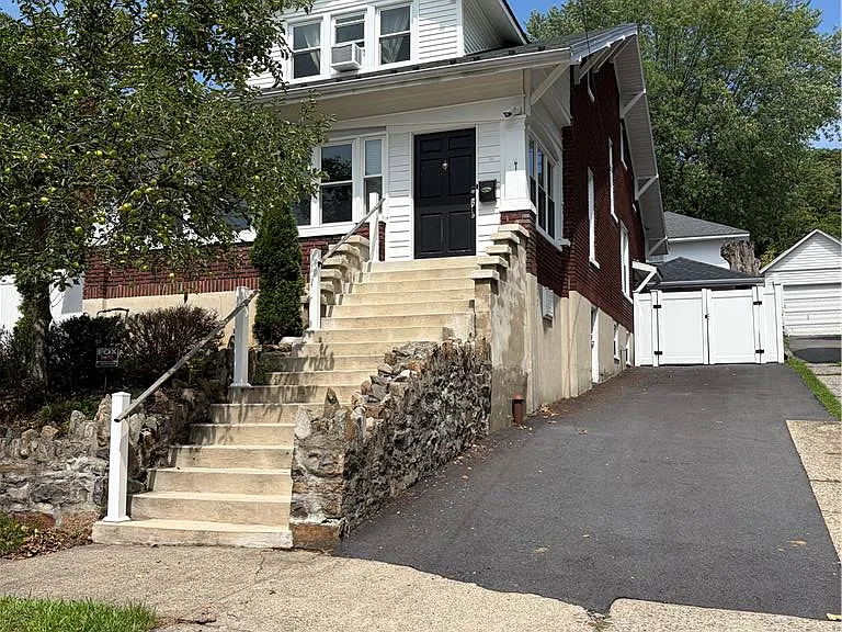 7 E Plainfield Ave — Photo 2