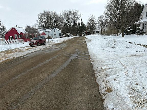 4th image of 404 S Walnut Ave