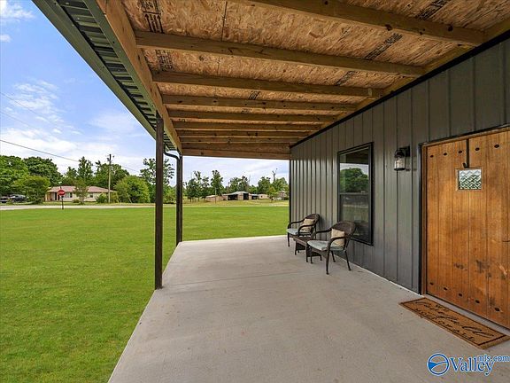 3rd image of 810 Camilla Dr