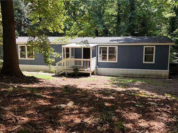 5160 E Holiday Ct SE, Acworth, GA 30102