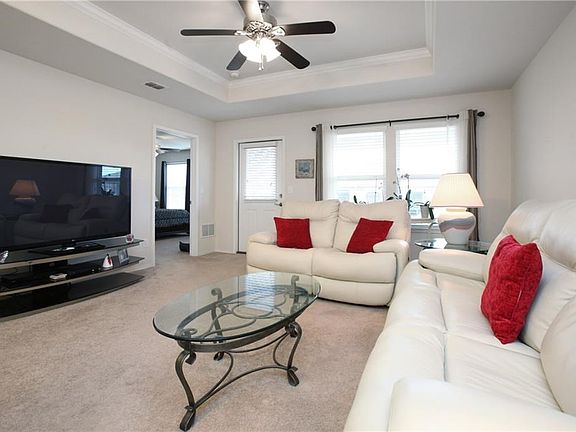 4th image of 3267 Oyster Bay Dr