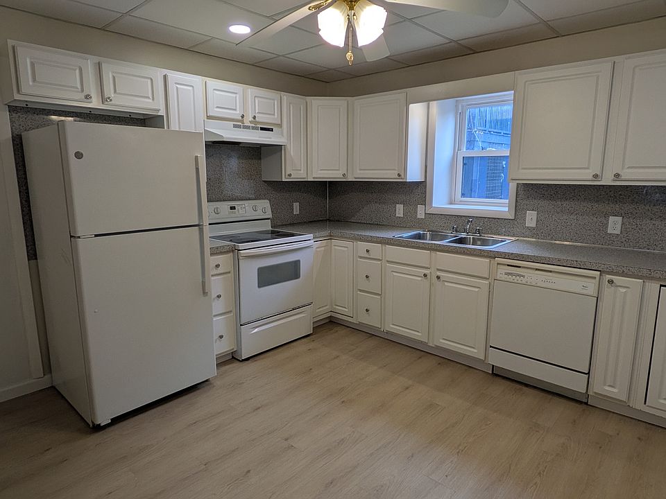 1st image of 43 W 4th St
