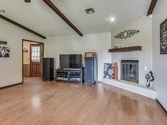 3rd image of 23189 Laura Dr