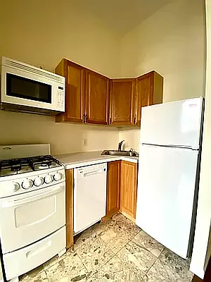 Rented by Oxford Property Group | media 19