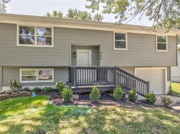 209 W Martin St, Edgerton, KS 66021