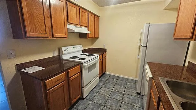 312 W Esplanade Ave — Photo 4