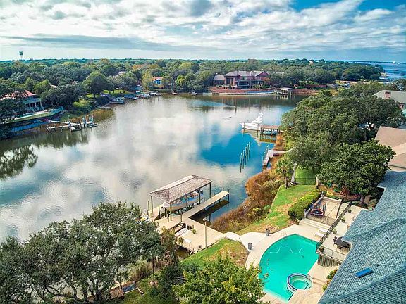 4th image of 105 Chanteclaire Cir