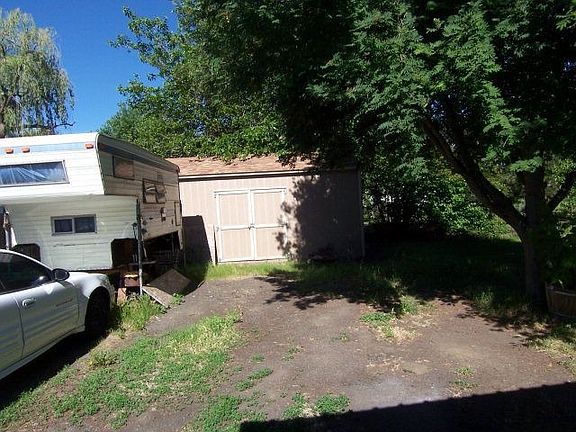 3rd image of 1258 Bryant Ave
