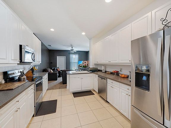 5th image of 10541 SW Academic Way