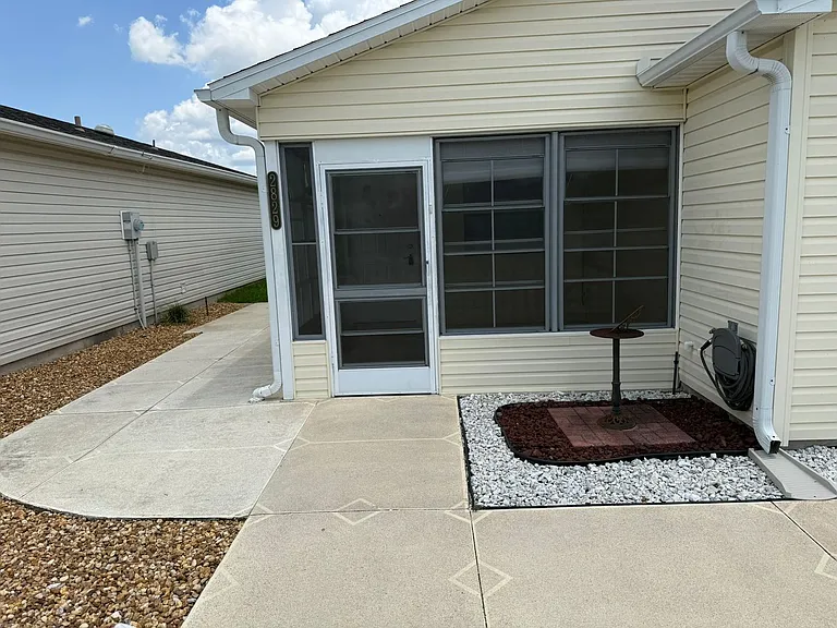 2829 Burgos Dr — Photo 2