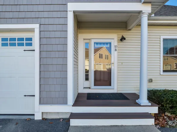 637 Gifford Street #10BU, Falmouth, MA 02540