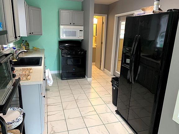 4th image of 571 Wilderness Ln