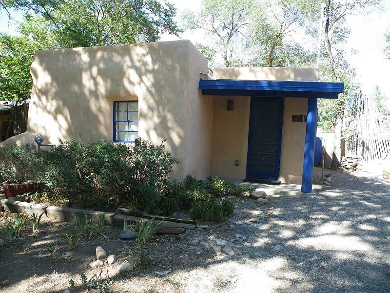 1st image of 918 Acequia Madre APT D