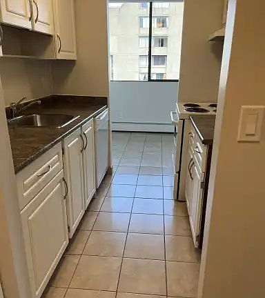 5th image of 1230 Nelson St #1805