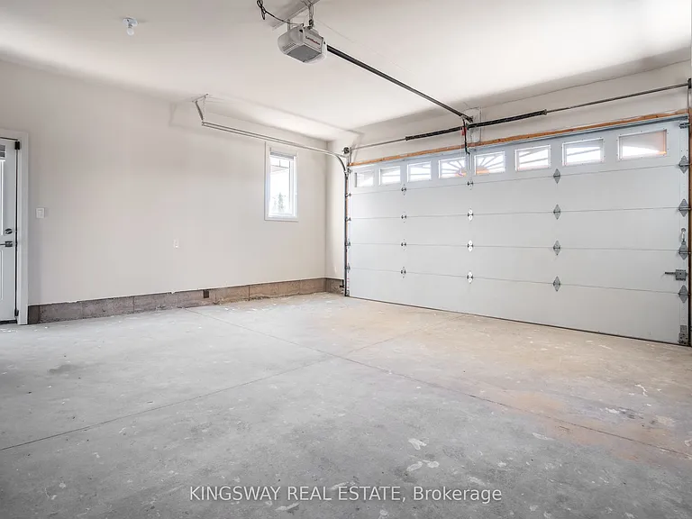 7275 Lionshead Ave E — Photo 17