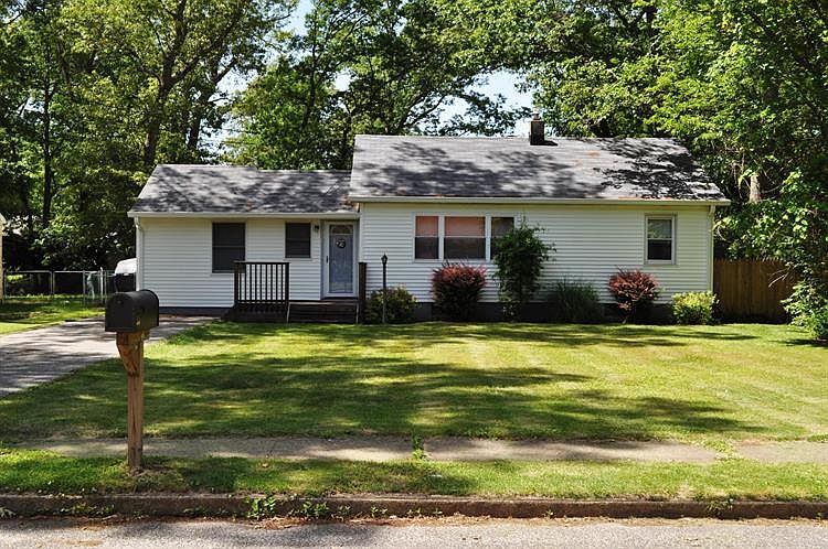 1st image of 33 Cedarwood Dr