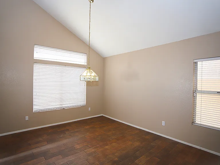 842 N Naples Dr — Photo 22